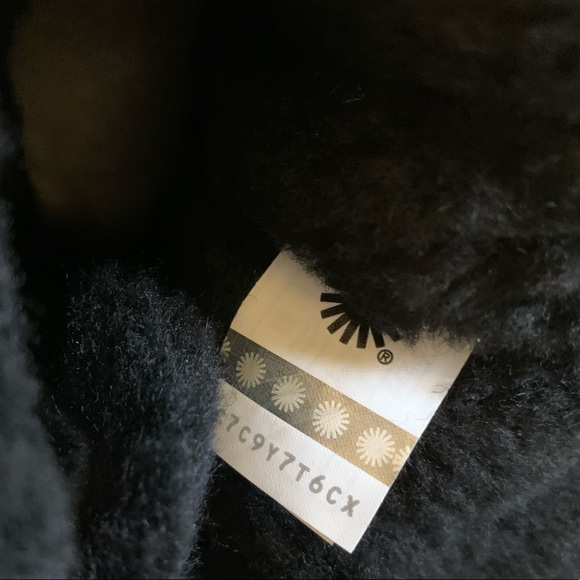 UGG Mini Continuity Bow Boots In Black - Picture 7 of 8